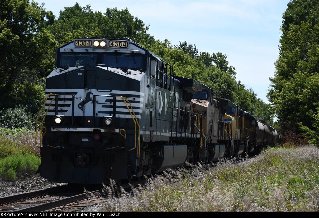 Northbound manifest on the Spine Line